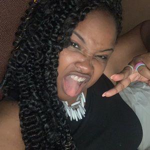 Meet your Posher, Brooke